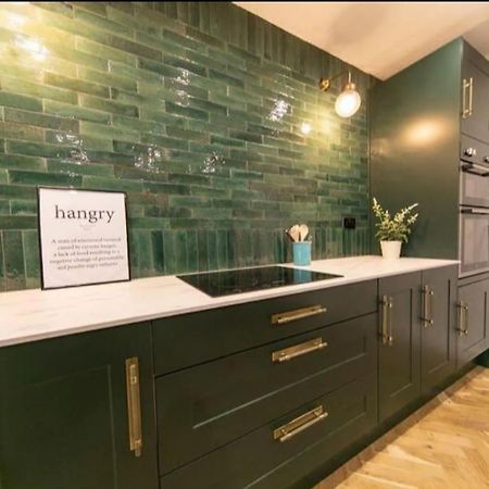 Recently Refurbished Home. Poulton-le-Fylde Екстериор снимка