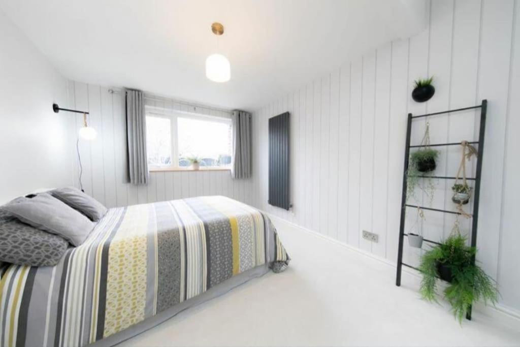 Recently Refurbished Home. Poulton-le-Fylde Екстериор снимка