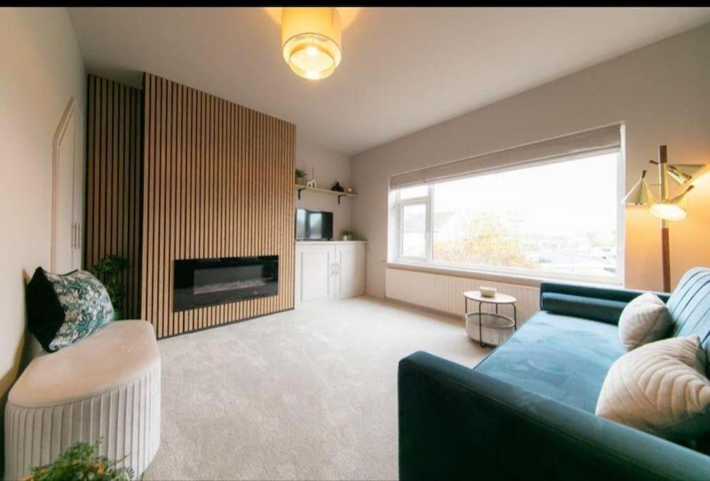 Recently Refurbished Home. Poulton-le-Fylde Екстериор снимка