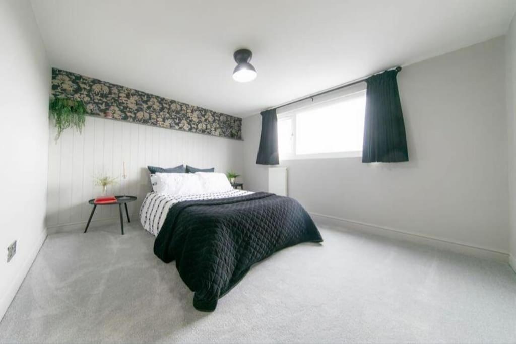 Recently Refurbished Home. Poulton-le-Fylde Екстериор снимка