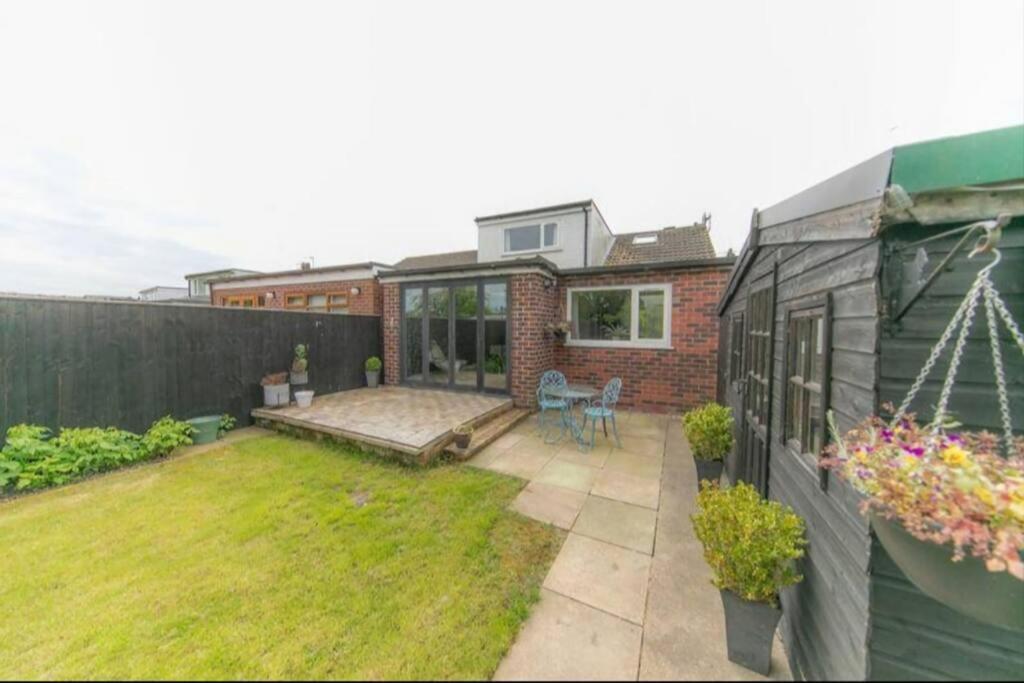Recently Refurbished Home. Poulton-le-Fylde Екстериор снимка