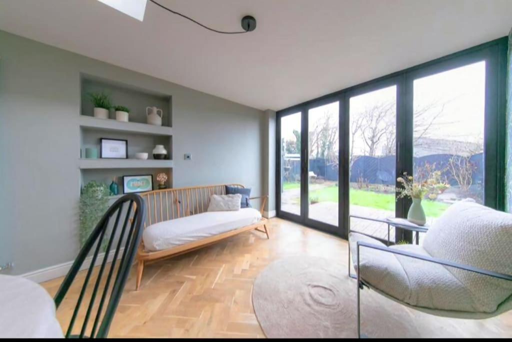 Recently Refurbished Home. Poulton-le-Fylde Екстериор снимка