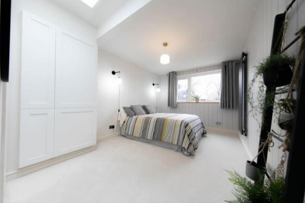 Recently Refurbished Home. Poulton-le-Fylde Екстериор снимка